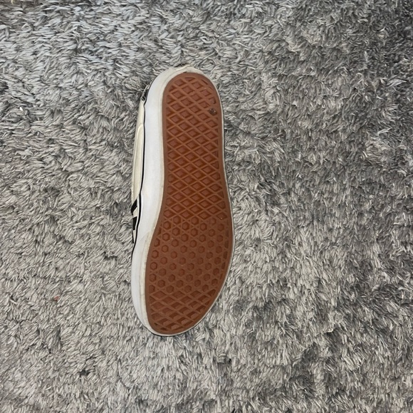 Vans - Picture 2 of 4